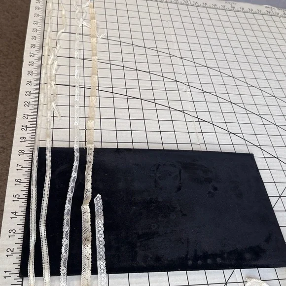 Antique Lace Collar & Trim Lot Victorian Edwardian Filet Lace Heirloom Sewing - Picture 12 of 12